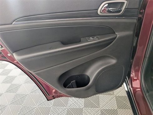 Used 2019 Jeep Grand Cherokee Limited image 28