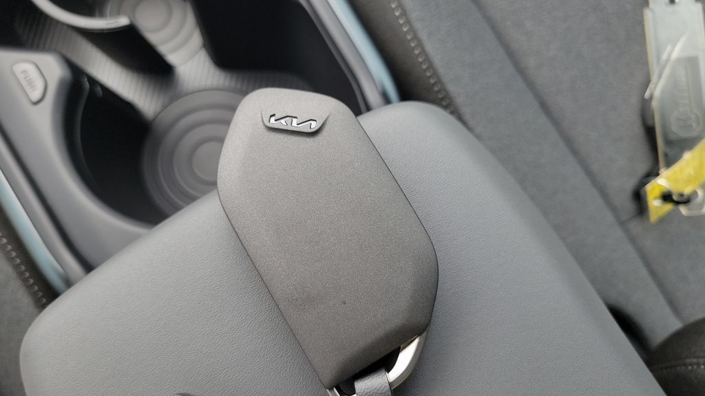Used 2025 Kia K4 FWD image 46