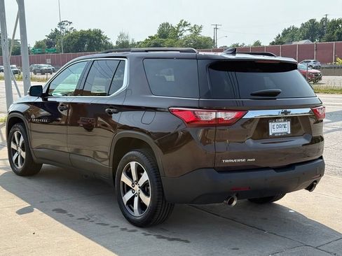 Used 2020 Chevrolet Traverse LT w/ LT Premium Package AWD/4WD image 10