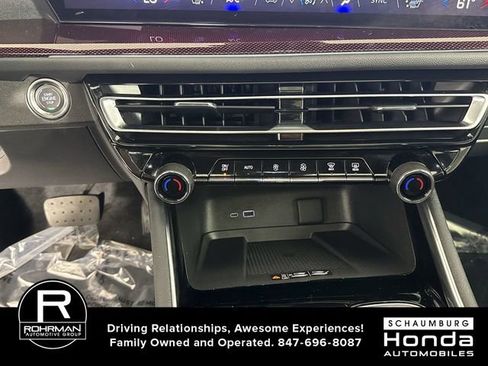 Used 2024 Chevrolet Traverse Z71 w/ Enhanced Driving Package AWD/4WD image 10