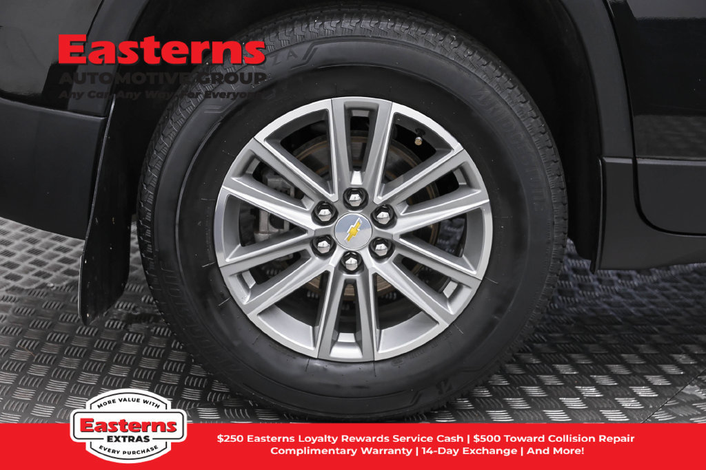 Used 2023 Chevrolet Traverse LT FWD image 34