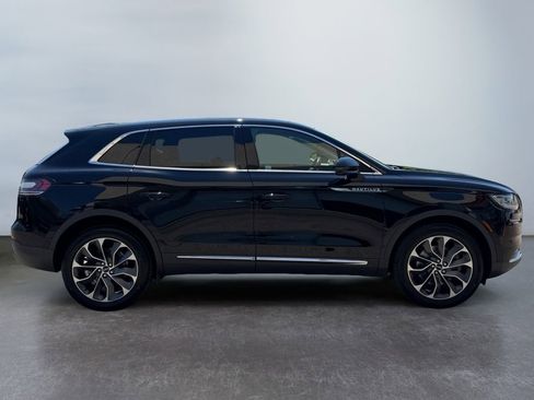 Used 2021 Lincoln Nautilus Reserve AWD/4WD image 4