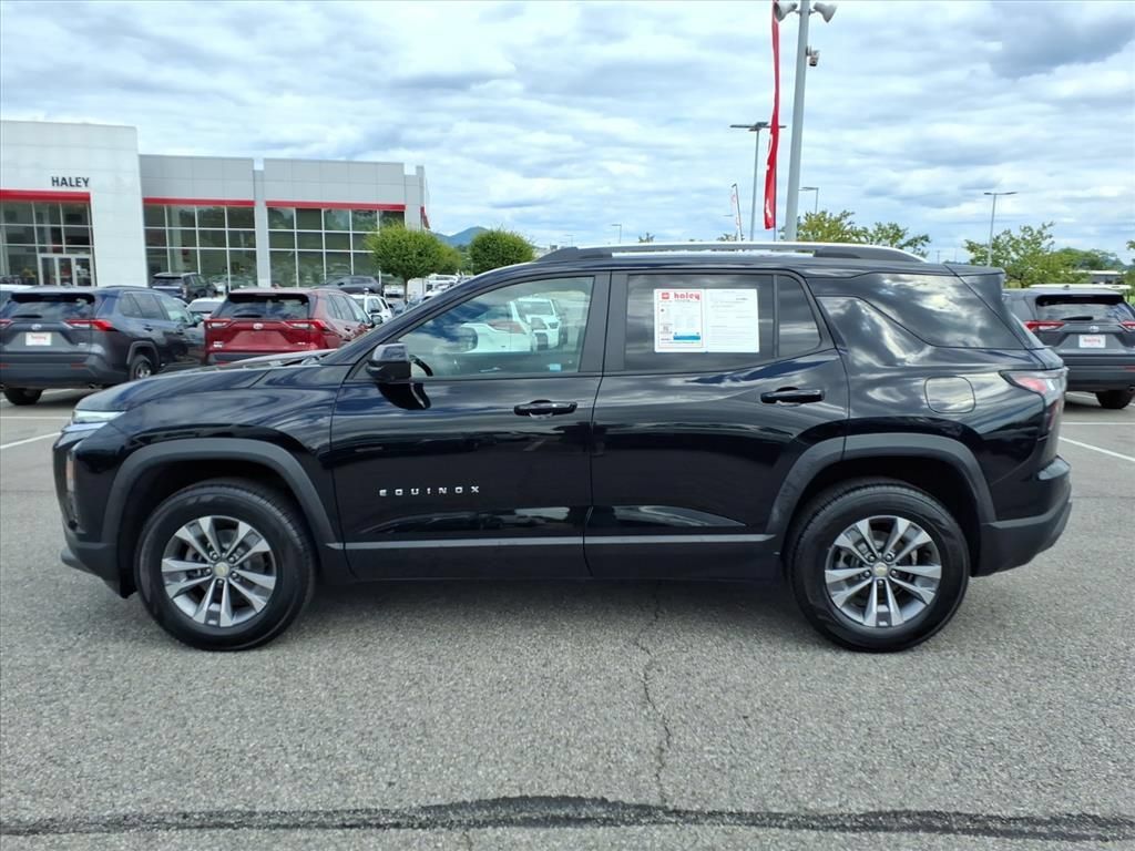 Used 2025 Chevrolet Equinox LT w/ Convenience Package II FWD image 8
