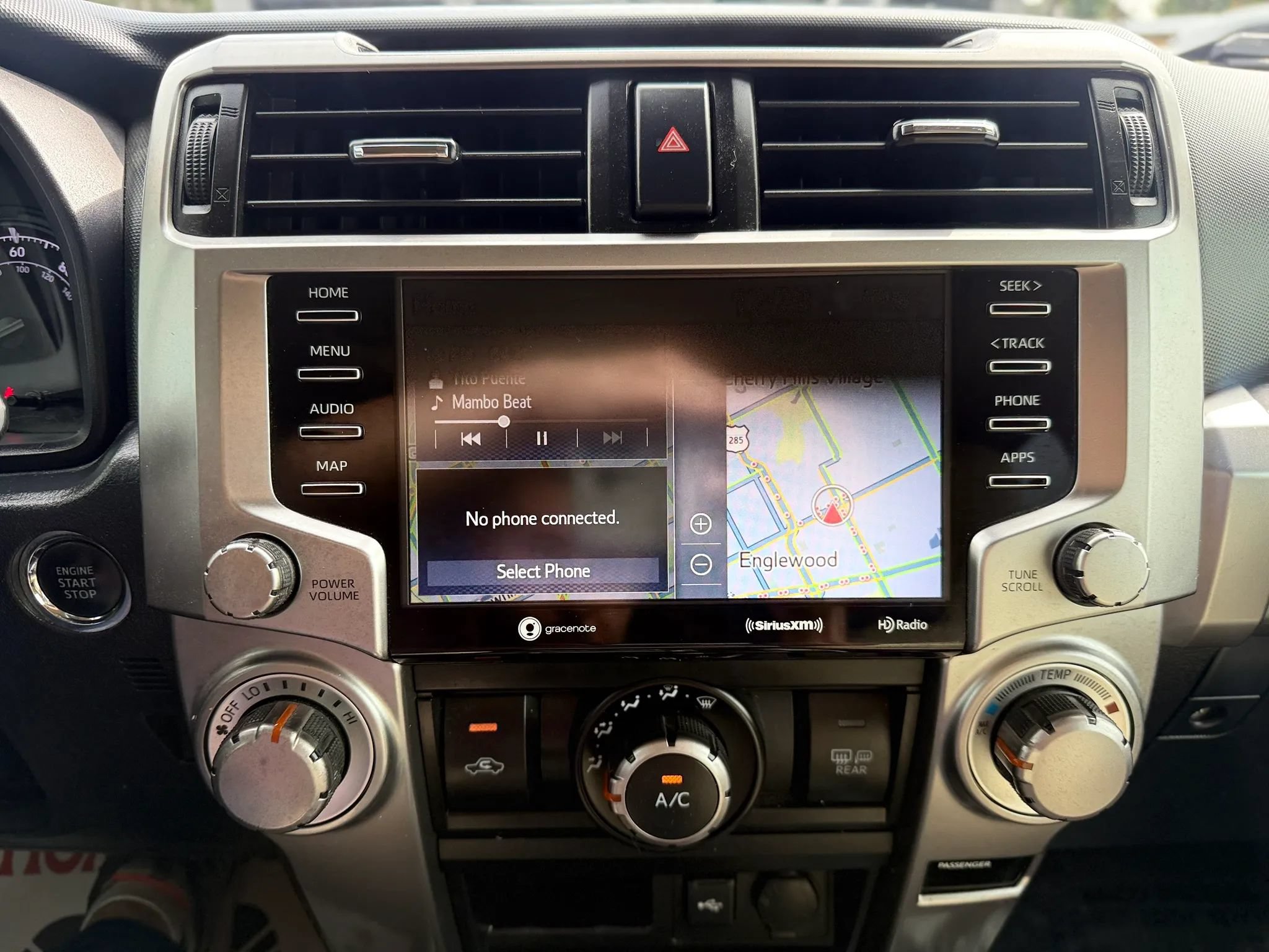 Used 2021 Toyota 4Runner SR5 Premium w/ Moonroof Package AWD/4WD image 32