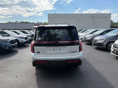 Used 2025 Nissan Armada PRO-4X AWD/4WD image 6