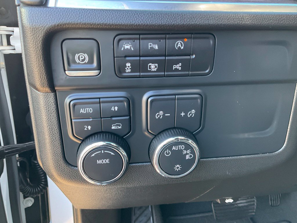 Used 2025 Chevrolet Tahoe LT AWD/4WD image 9