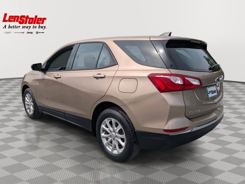 Used 2018 Chevrolet Equinox LS image 3