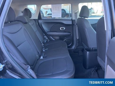 Used 2018 Kia Soul image 16