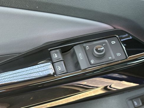 Used 2022 Volkswagen ID.4 Pro S RWD image 13