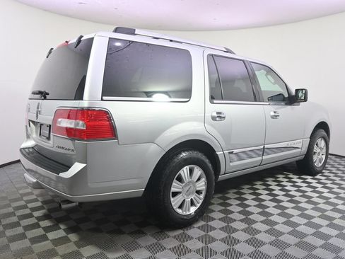 Used 2014 Lincoln Navigator 4WD image 7