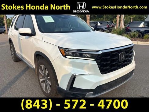 Certified 2025 Honda Pilot Elite image 3