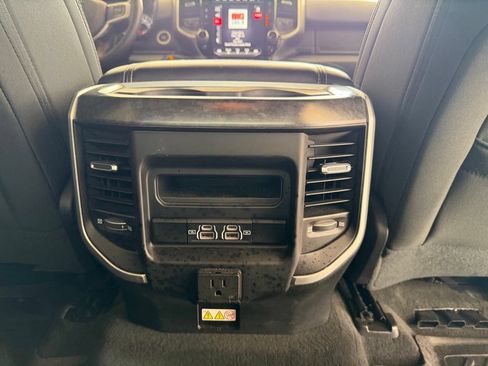 Used 2021 RAM 1500 Big Horn RWD image 32