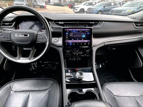 Used 2022 Jeep Grand Cherokee Limited image 16