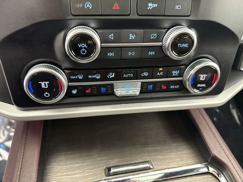 Used 2023 Ford Expedition Limited AWD/4WD image 9