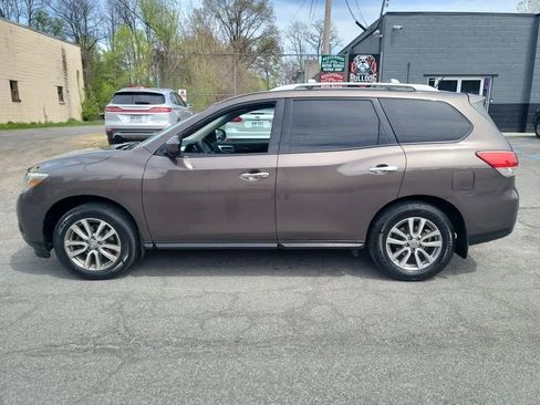Used 2015 Nissan Pathfinder SV w/ Cargo Package AWD/4WD image 8