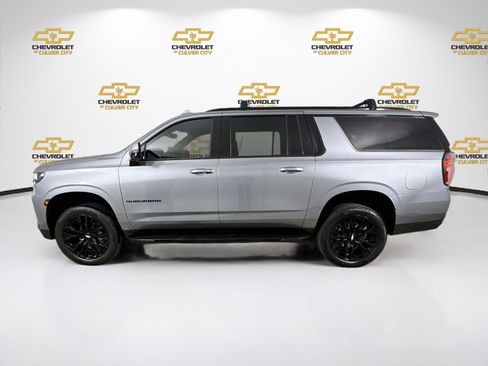 Used 2022 Chevrolet Suburban RST w/ Luxury Package AWD/4WD image 5