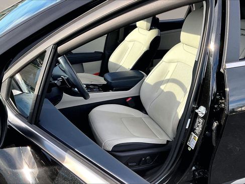 Used 2024 Kia Sportage EX image 23