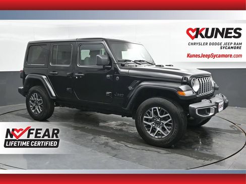 Used 2025 Jeep Wrangler Unlimited Sahara AWD/4WD image 1