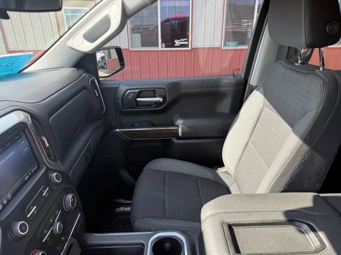 Used 2021 Chevrolet Silverado 1500 LT Trail Boss AWD/4WD image 17