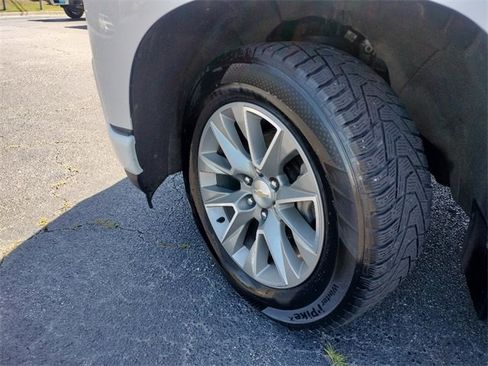 Used 2022 Chevrolet Silverado 1500 High Country w/ Safety Package II image 15