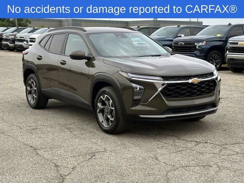 Certified 2024 Chevrolet Trax LT w/ Sunroof Package FWD image 8