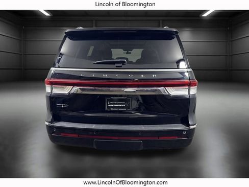 Used 2022 Lincoln Navigator Reserve image 6