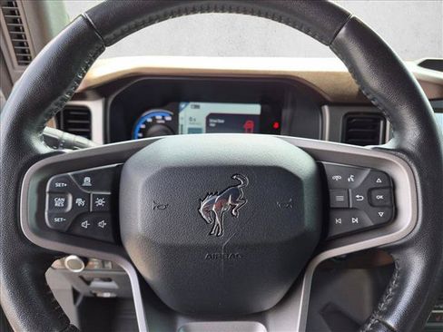 Used 2022 Ford Bronco Outer Banks AWD/4WD image 13