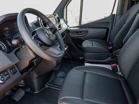 New 2025 Mercedes-Benz Sprinter 2500 image 19