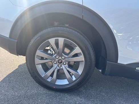 New 2025 Ford Explorer Active w/ Active Comfort Package image 10