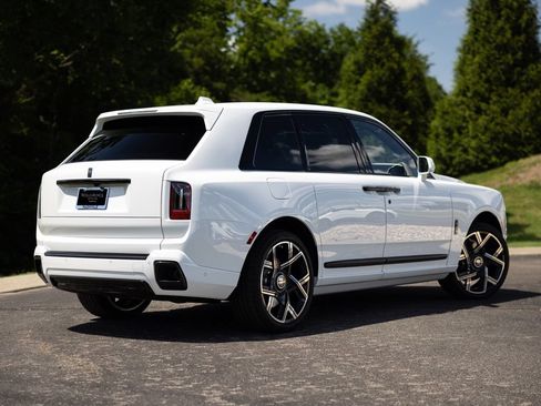 New 2027 Rolls-Royce Cullinan Black Badge AWD/4WD image 9