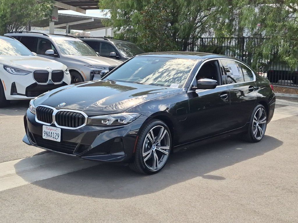 Used 2024 BMW 330e xDrive w/ Convenience Package AWD/4WD image 2
