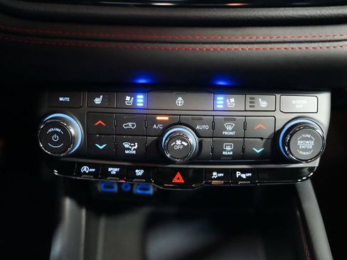 Used 2023 Dodge Durango GT AWD/4WD image 19