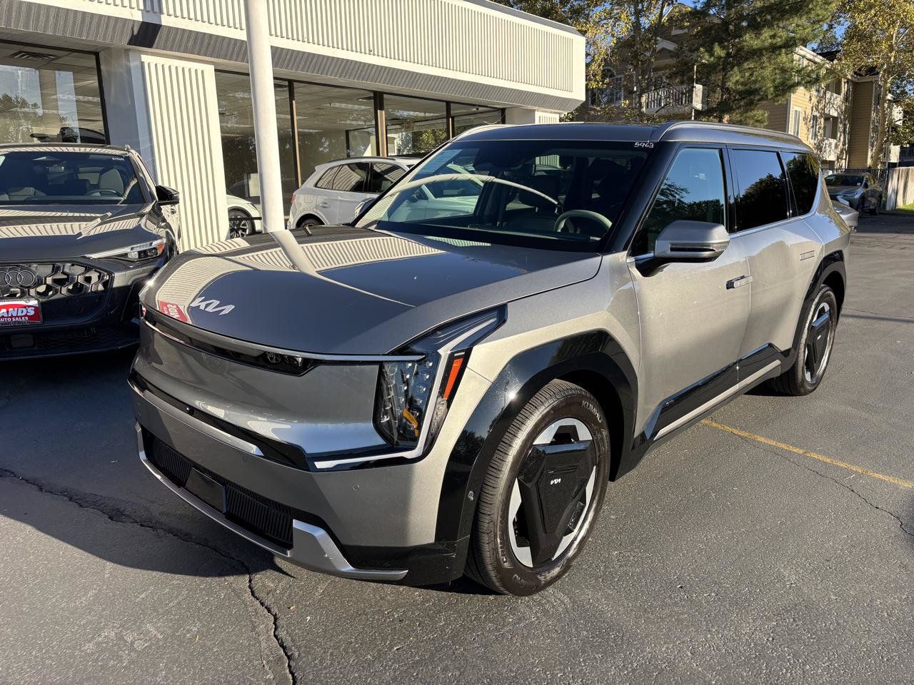 Used 2024 Kia EV9 Land AWD/4WD image 13