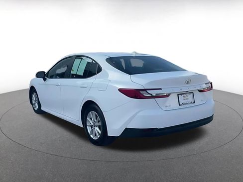 Used 2025 Toyota Camry LE image 12