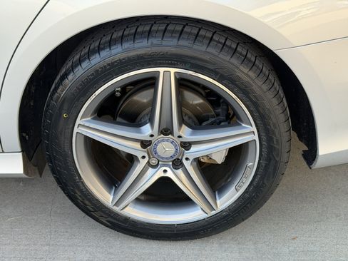 Used 2017 Mercedes-Benz E 300 4MATIC image 12