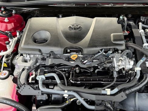 Certified 2022 Toyota Camry XLE image 31