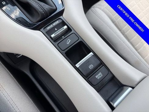 Certified 2025 Honda HR-V LX image 28