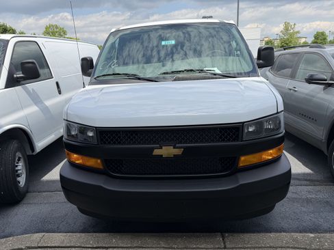 New 2026 Chevrolet Express 2500 RWD image 3