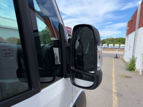 Used 2025 RAM ProMaster 2500 w/ U-Haul Equipment Group FWD image 8