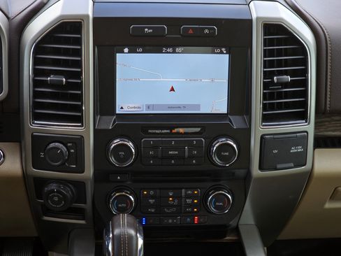 Used 2018 Ford F150 Lariat RWD image 13