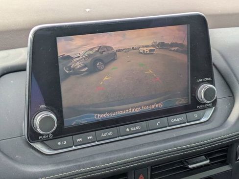 Used 2021 Nissan Rogue S image 25