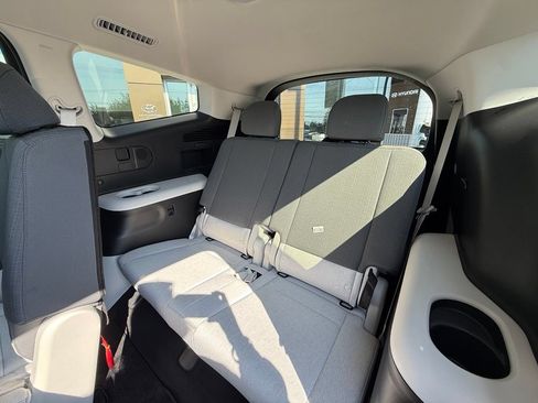 Certified 2026 Hyundai Ioniq 9 SE AWD/4WD image 17