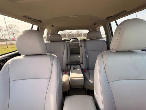 Used 2010 Toyota Highlander SE image 32