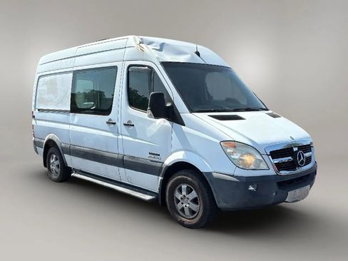 Used 2009 Dodge Sprinter 2500 RWD image 6
