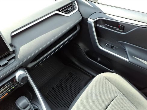 Certified 2025 Toyota RAV4 LE image 25