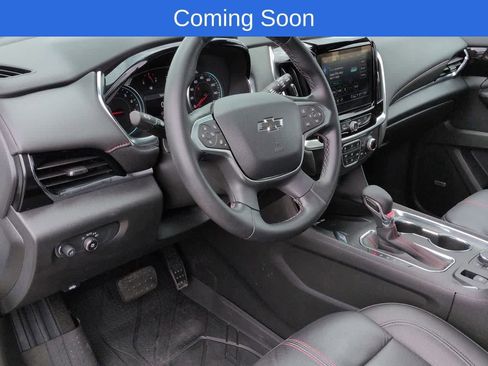 Used 2023 Chevrolet Traverse RS w/ LPO, Floor Liner Package FWD image 2