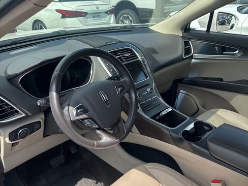 Used 2016 Lincoln MKX Reserve w/ Technology Package FWD image 5