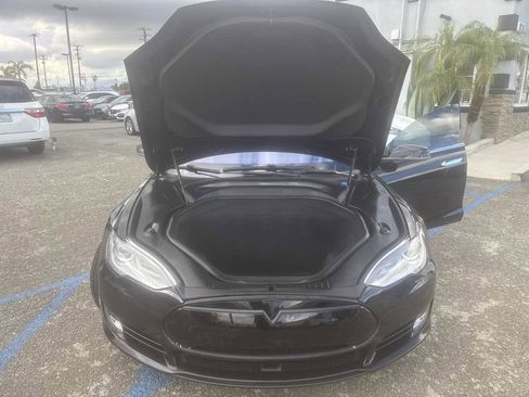 Used 2016 Tesla Model S 70D image 29