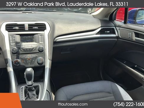 Used 2015 Ford Fusion SE FWD image 29
