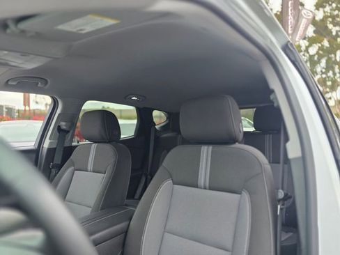 Used 2025 Chevrolet Blazer LT FWD image 14